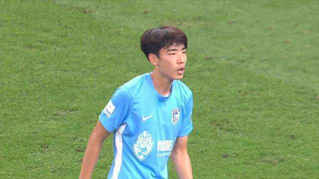 跑动也不够, 踢后腰缺少 跑动也不够, 踢后腰缺少