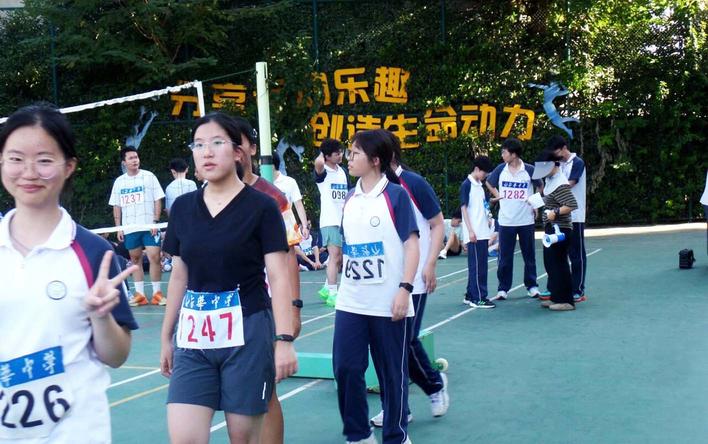 学校学工处, 更是为了遇, 会现场